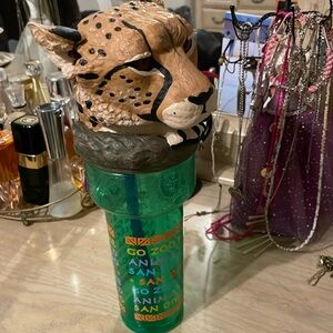 San Diego zoo Xlarge cups$6 size 11 inches and whale cup sea world $6 same size
